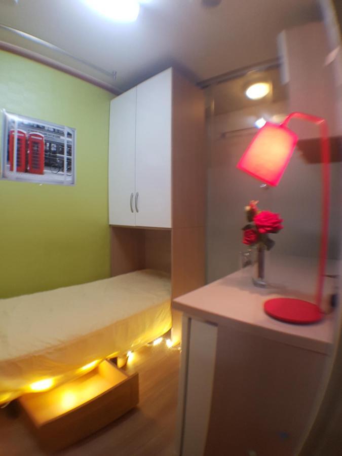Female Only - Coco Stay Jongno Hyehwa Station Сеул Экстерьер фото